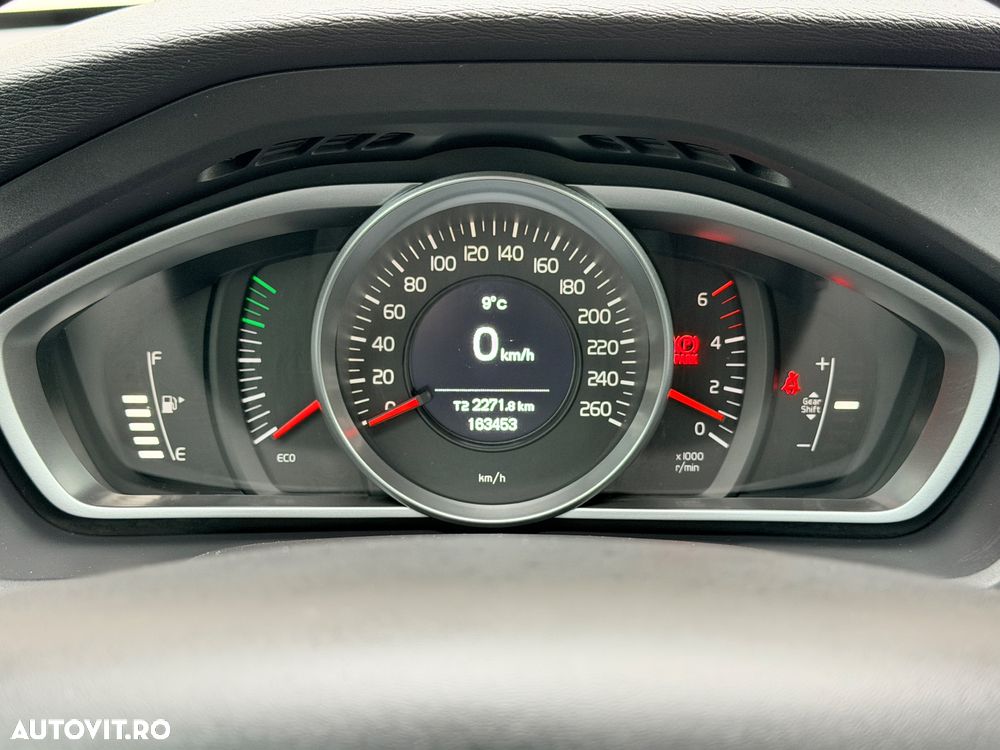 Volvo V40 D2 DRIVe Momentum - 27