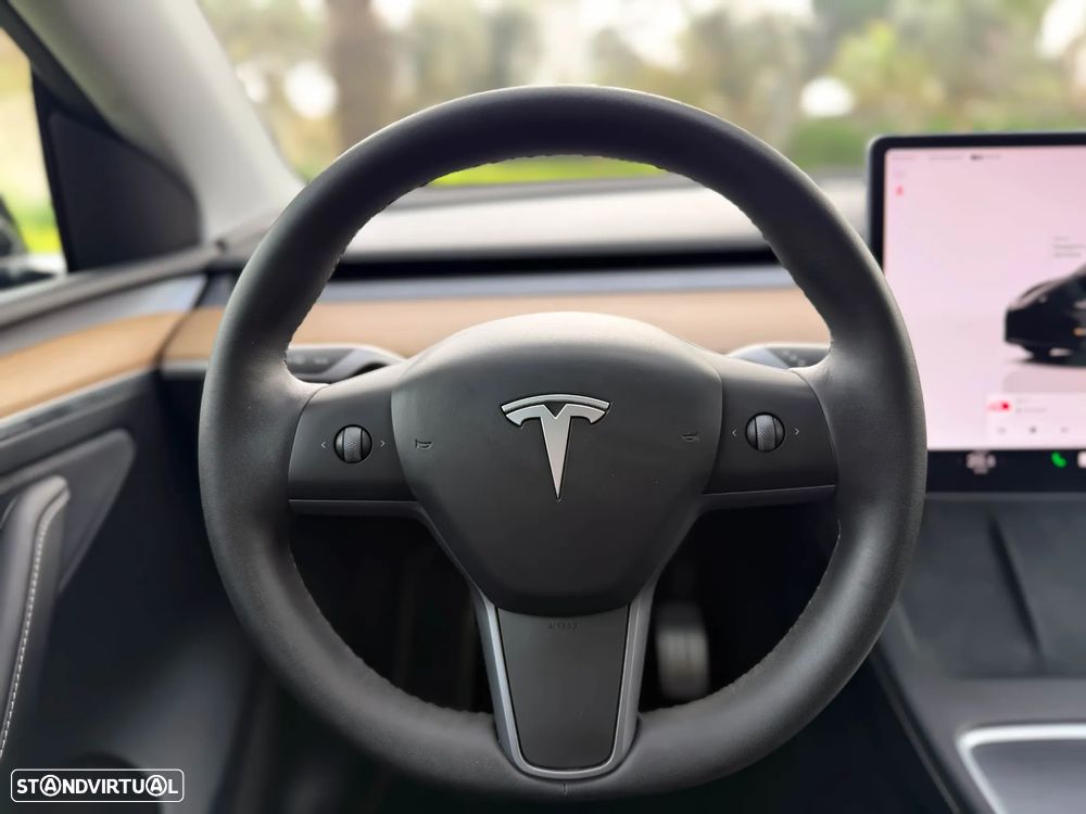 Tesla Model Y Performance Tração Integral - 17