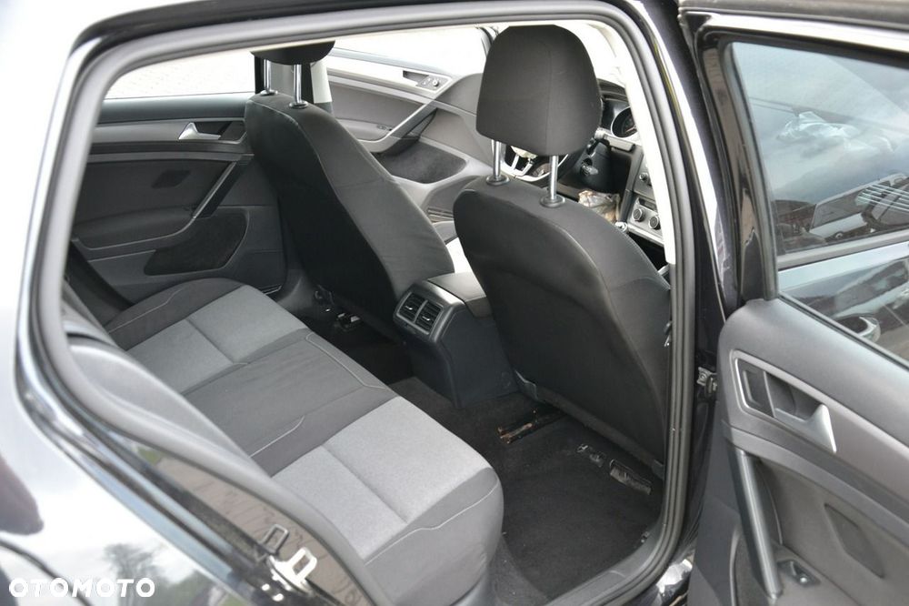Volkswagen Golf - 16