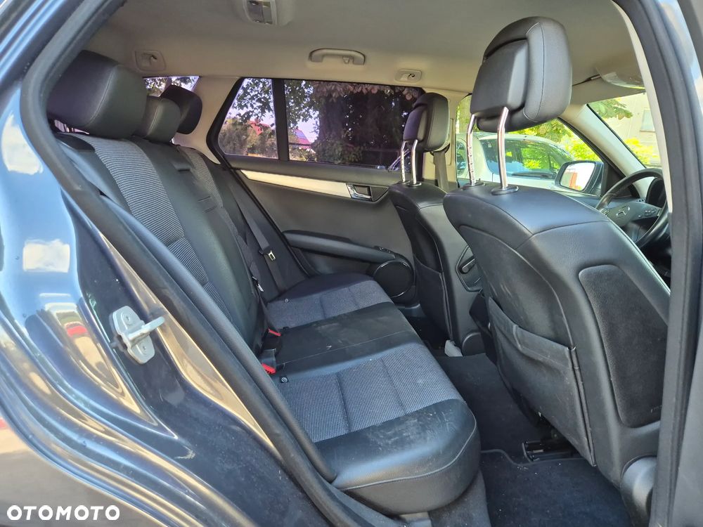 Mercedes-Benz Klasa C 320 CDI DPF 7G-TRONIC Avantgarde - 15