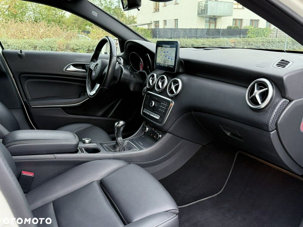 Mercedes-Benz Klasa A 180 (BlueEFFICIENCY) Urban - 17