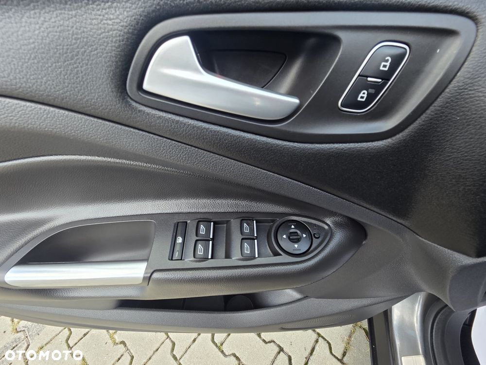 Ford Kuga 2.0 TDCi 2x4 Titanium - 11