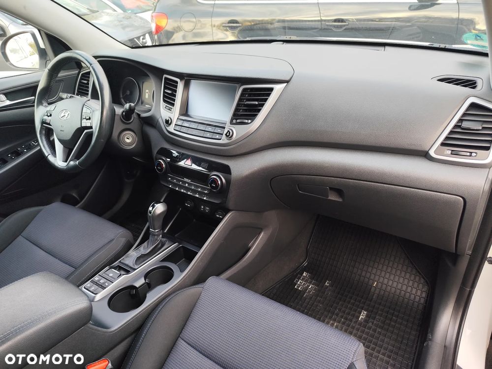 Hyundai Tucson blue 1.7 CRDi 2WD DCT Premium - 18