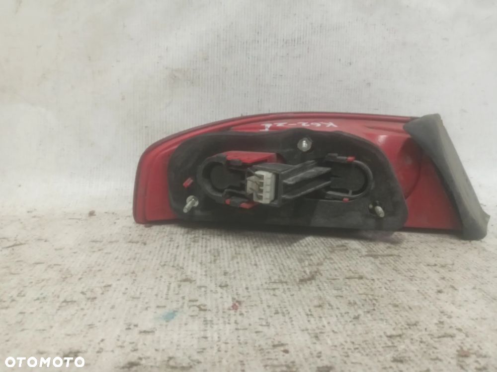 * LAMPA TYLNA PRAWA TYŁ PRAWO ALFA ROMEO 159 SEDAN - 3