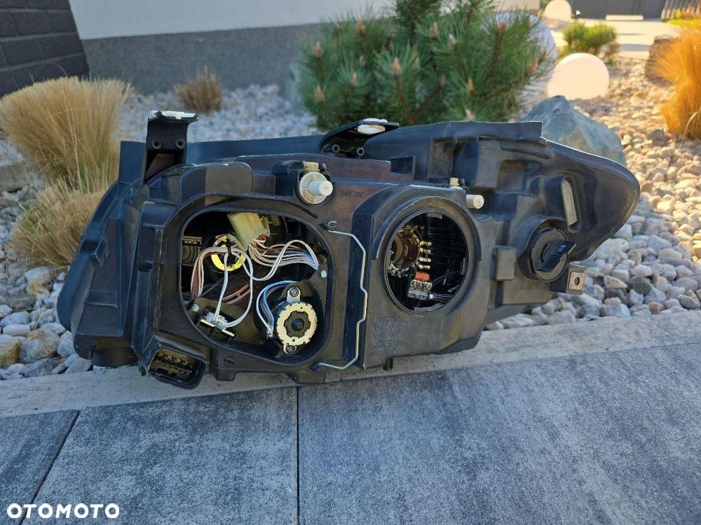 BMW X1 E84 Lampa prawa przód Bi-Xenon Dynamic Led 6311-2990014-08 Skrętna - 8