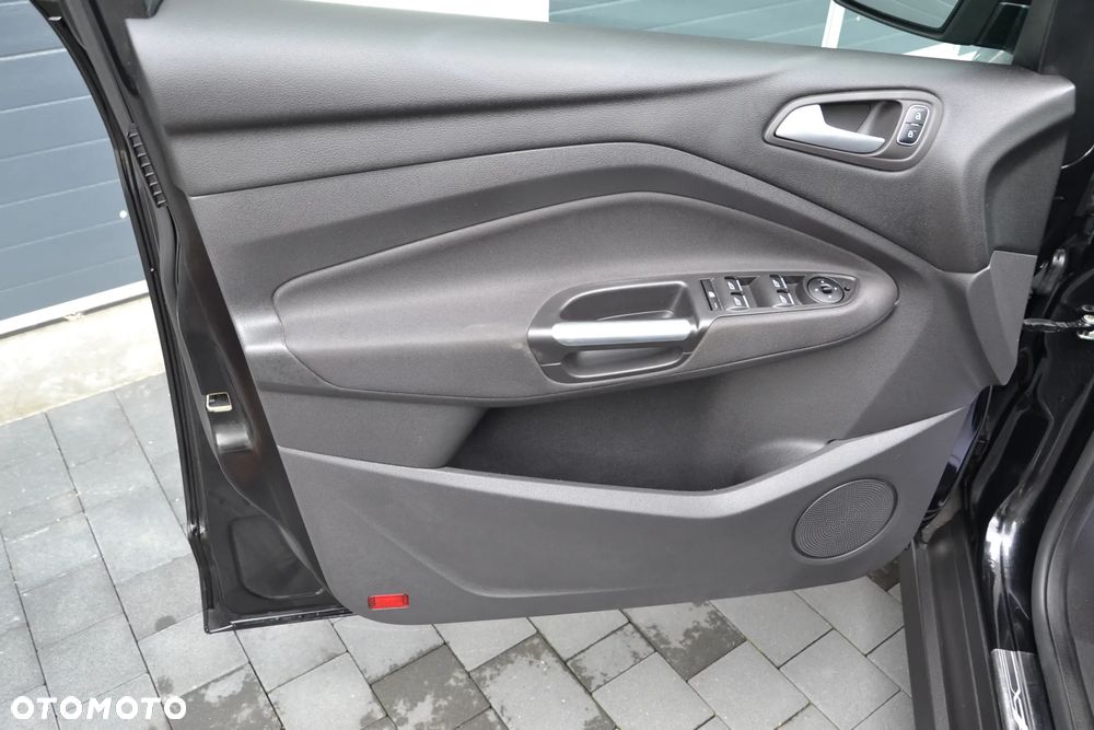 Ford C-MAX 2.0 TDCi Start-Stop-System Titanium - 34