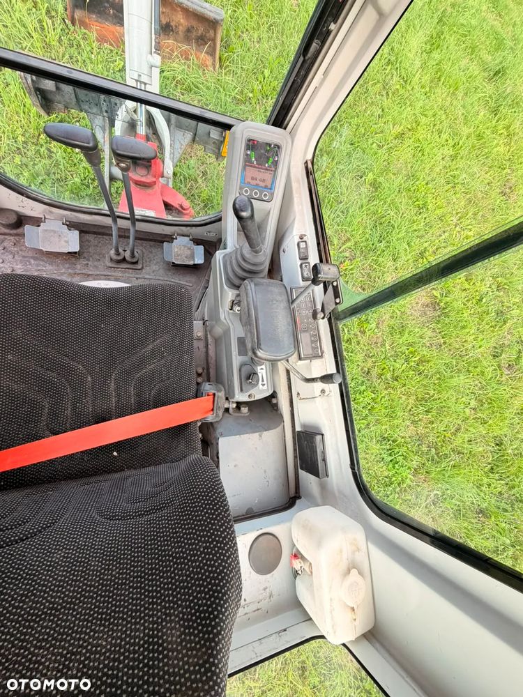 Takeuchi Tb216 - 11