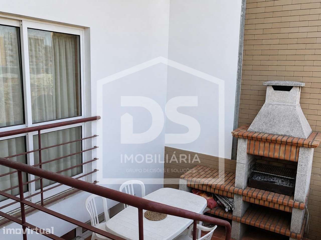 Moradia T4 Premium com Terraço e Garagem - Godim - Grande imagem: 2/35