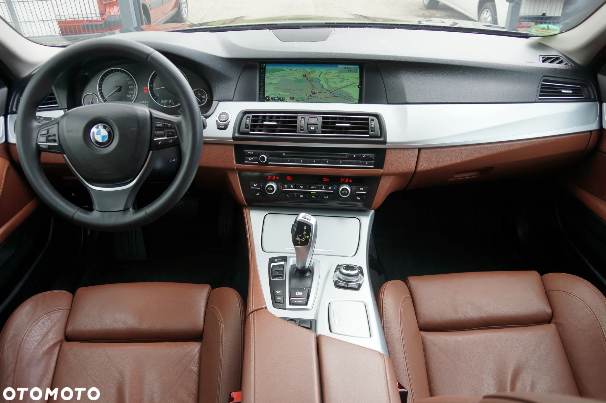 BMW Seria 5 530d xDrive Touring Sport-Aut - 11