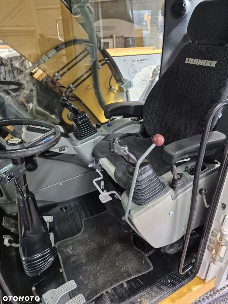 Liebherr A914 compact - 15