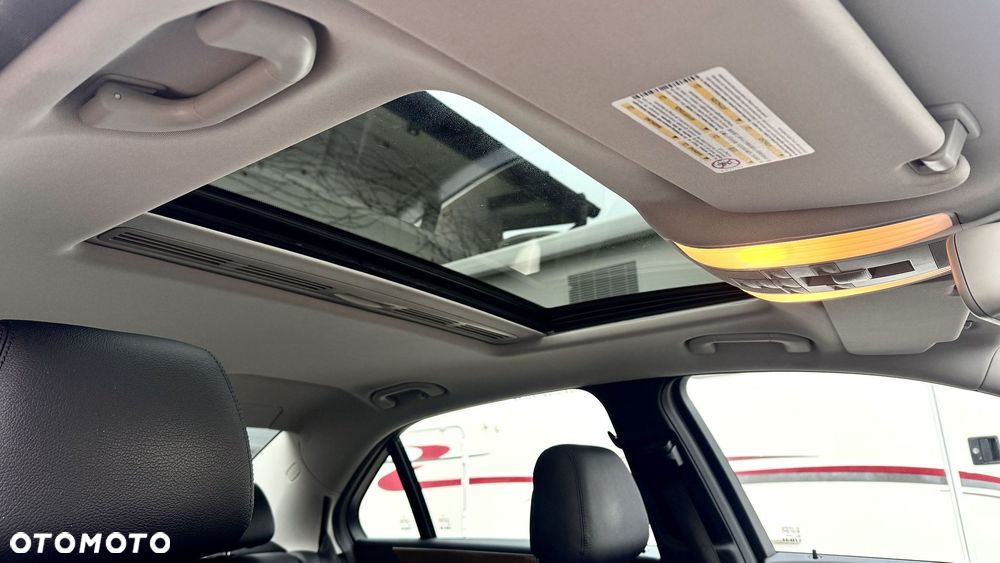 Mercedes-Benz Klasa E 250 CGI BlueEFFICIENCY Automatik Elegance - 29