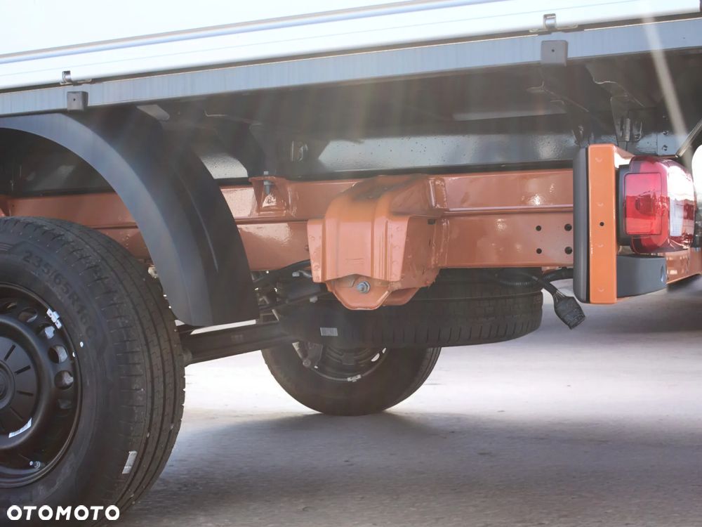 Volkswagen Crafter 35 Skrzyniowy - 8