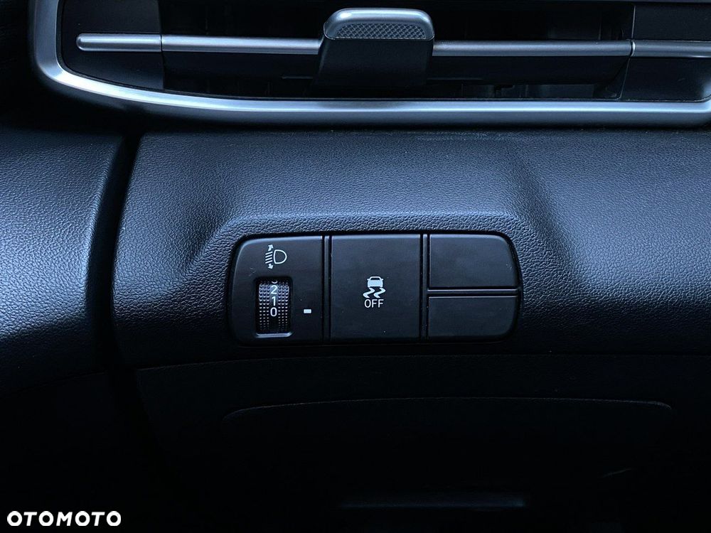 Hyundai Elantra - 17