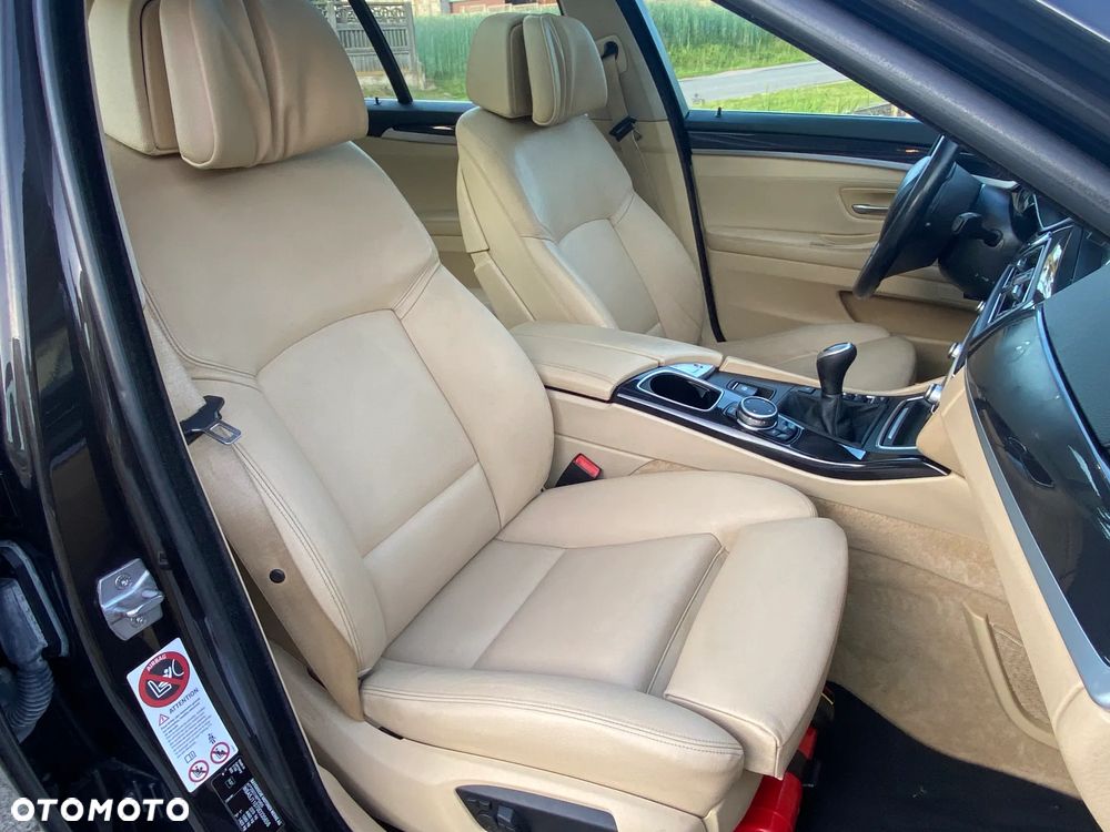 BMW Seria 5 518d Luxury Line - 9