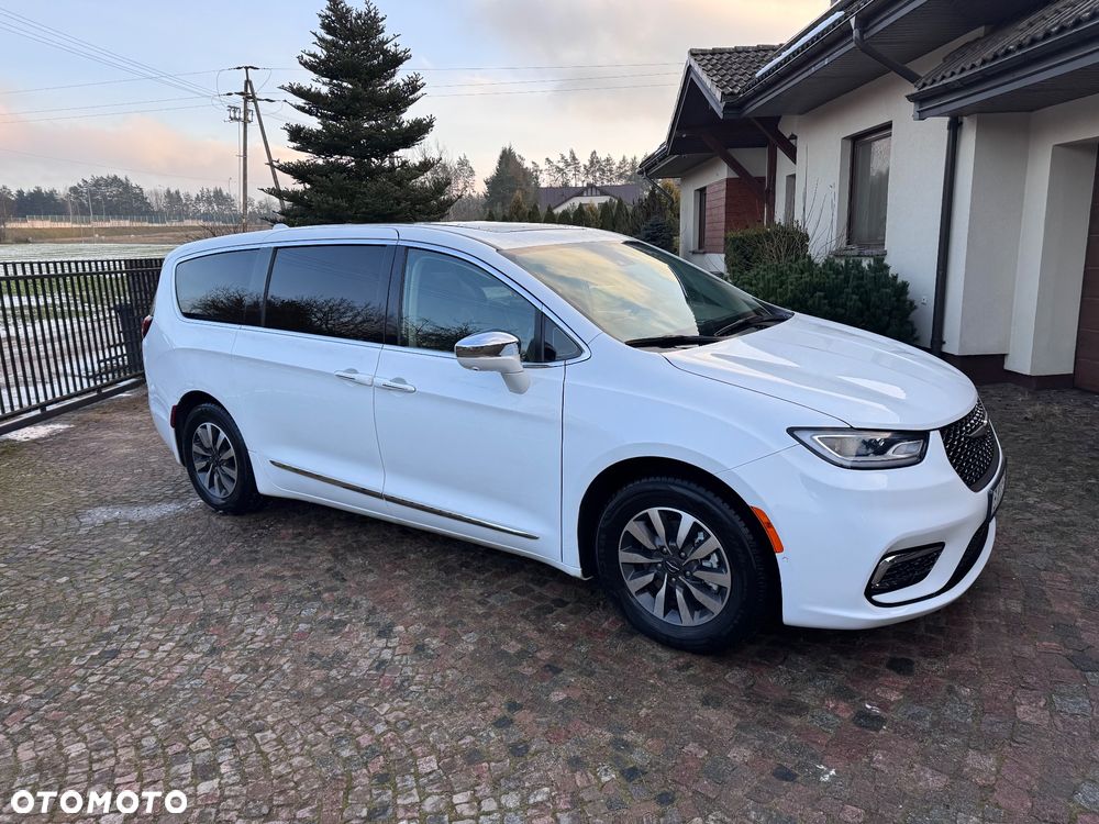 Chrysler Pacifica - 8