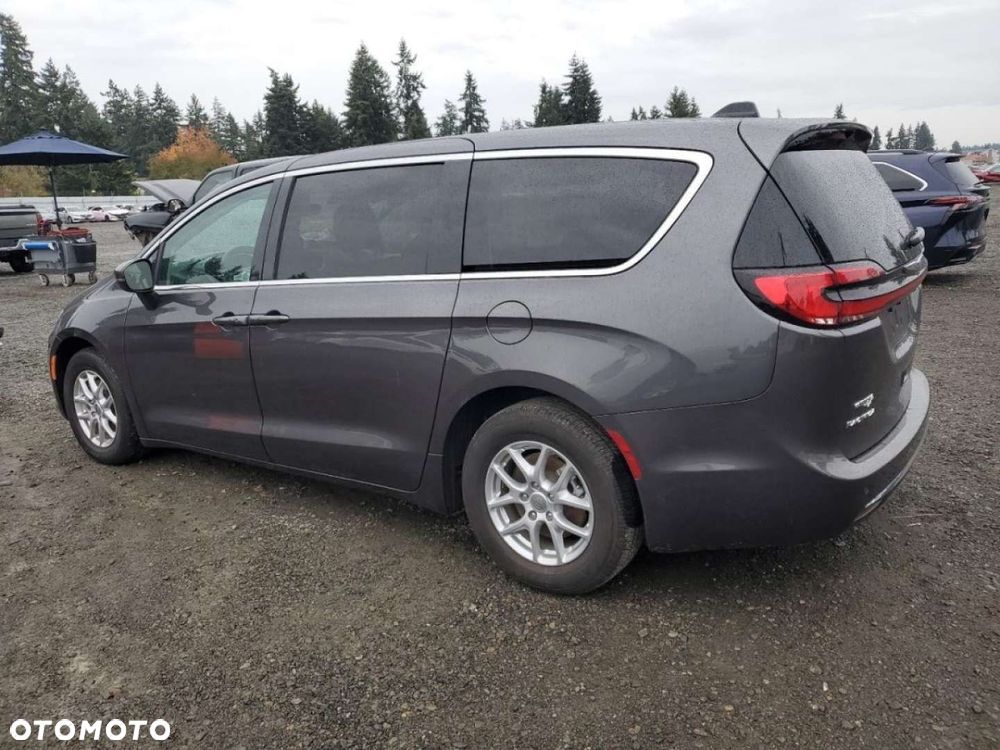 Chrysler Pacifica - 5