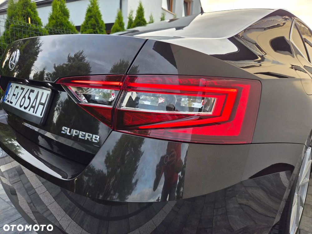 Skoda Superb 2.0 TDI DSG Premium Edition - 26