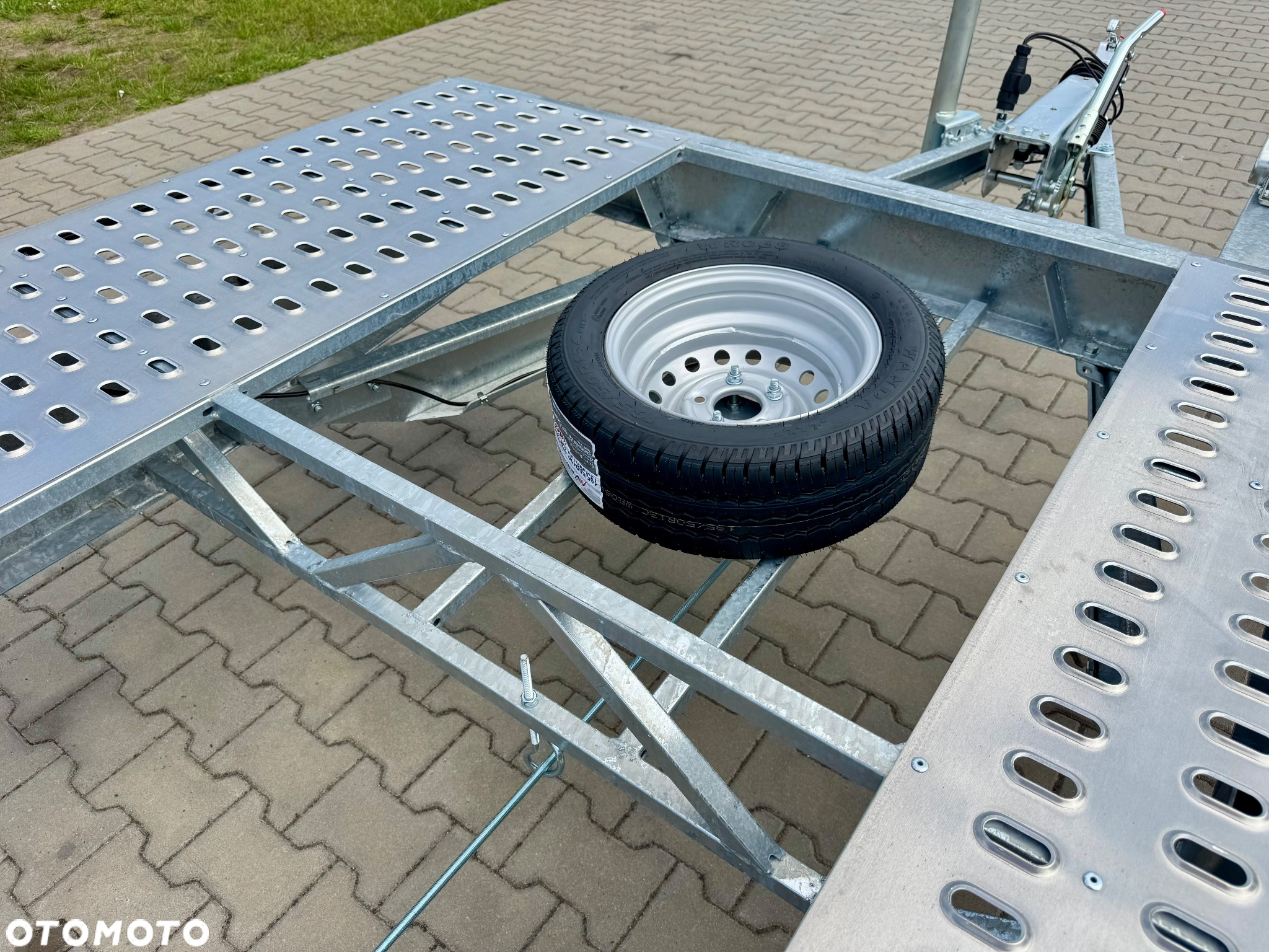 Niewiadów Indiana 9m x 2.1 m | 3.5T - 11