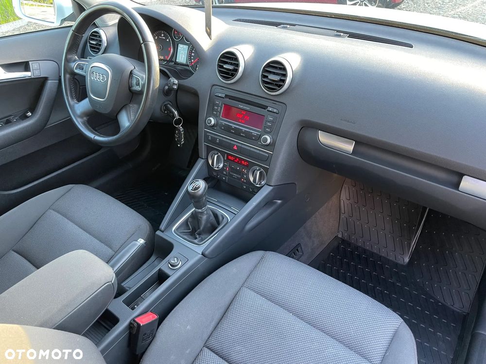 Audi A3 Sportback 1.6 TDI DPF Ambition - 25