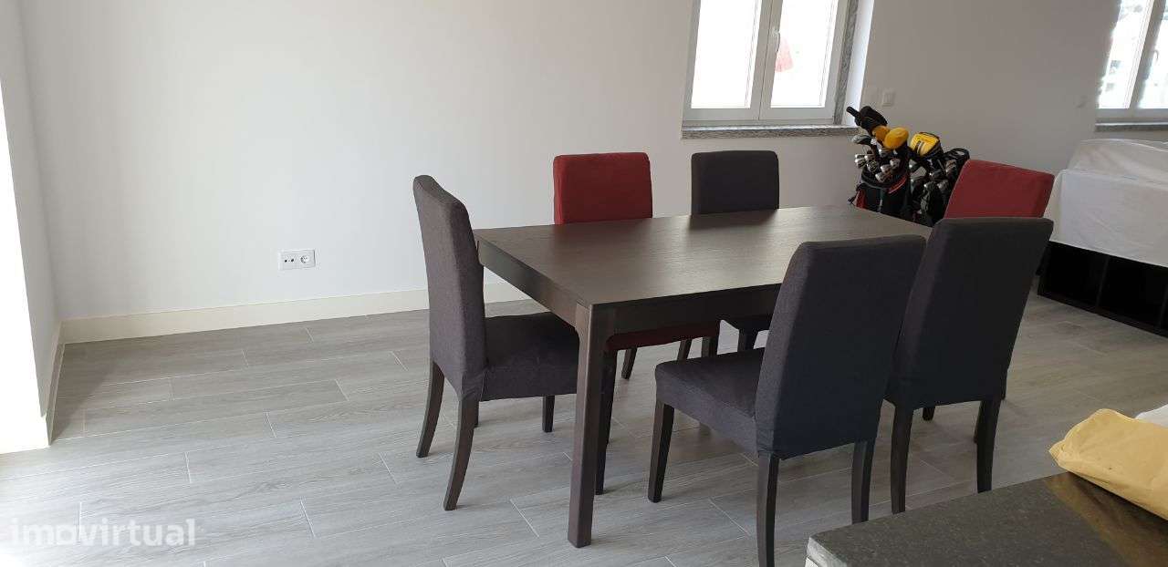T2 renovado, pronto a estrear, com 2 Casas de banho, 10min a pé praias - Grande imagem: 3/17
