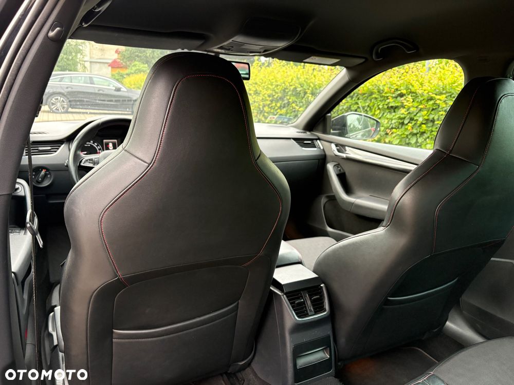 Skoda Octavia 2.0 TDI RS DSG - 19