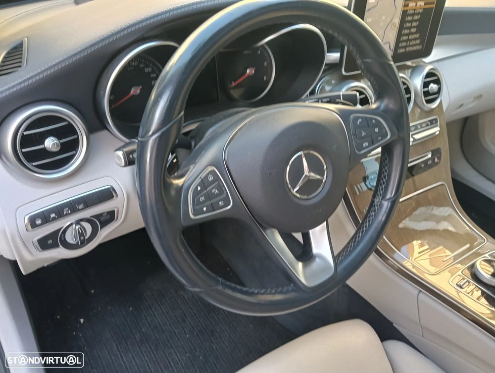 Mercedes-Benz C 300 h Exclusive - 29