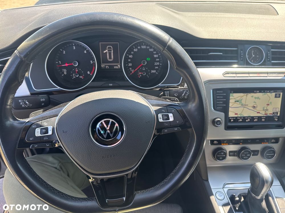 Volkswagen Passat 2.0 TDI SCR DSG Trendline - 18