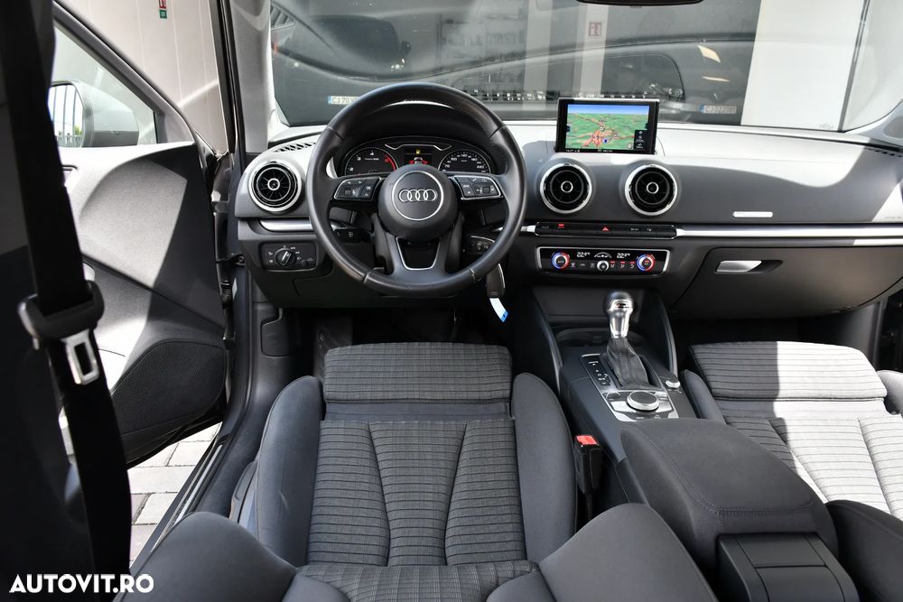 Audi A3 1.6 TDI S tronic Sport - 30