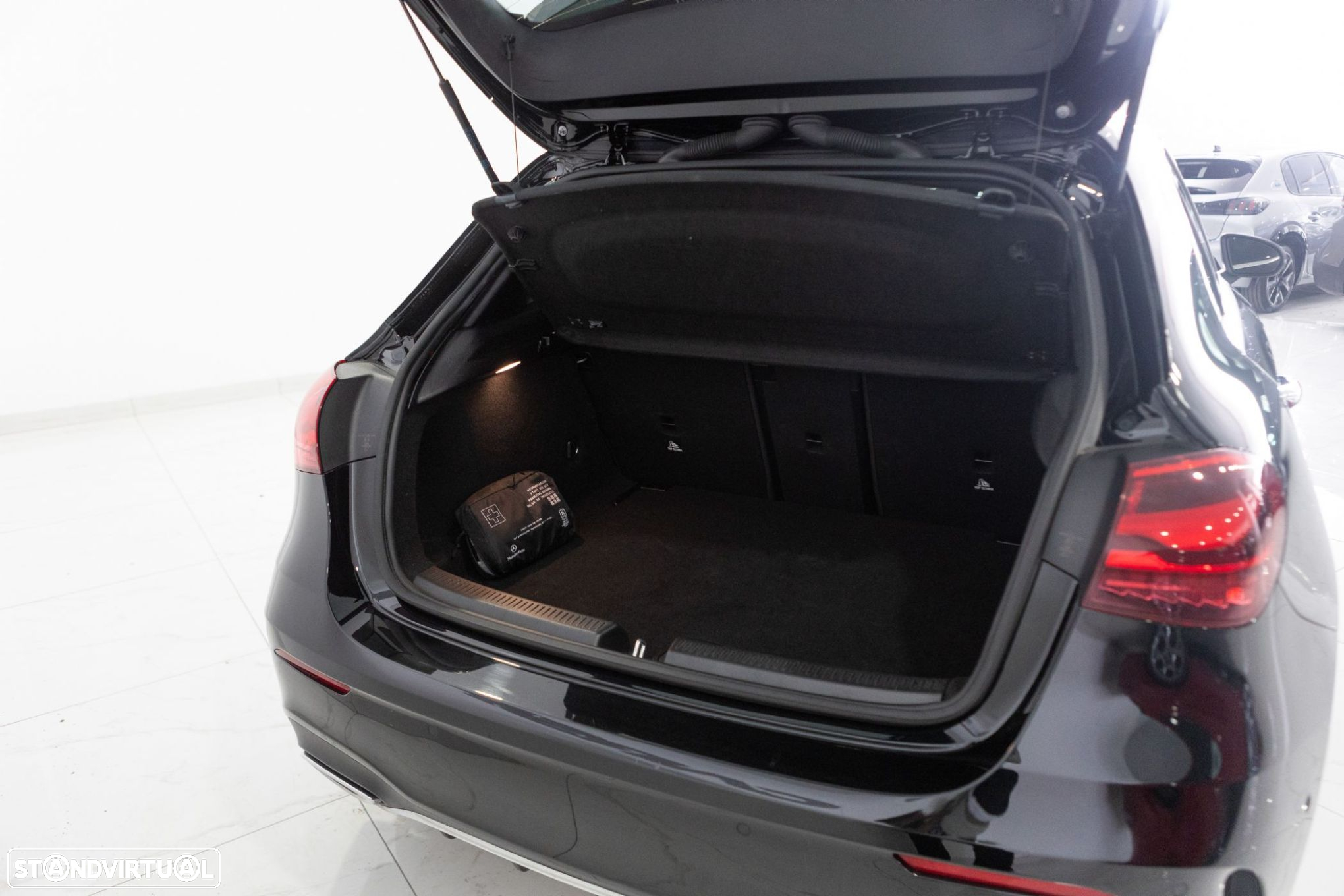 Mercedes-Benz A 180 7G-DCT Advanced AMG Line - 15