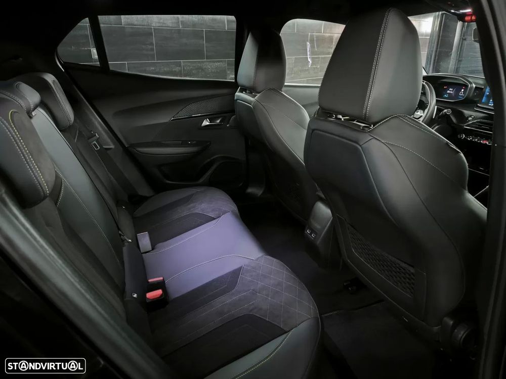 Peugeot 2008 1.5 BlueHDi GT Pack EAT8 - 31