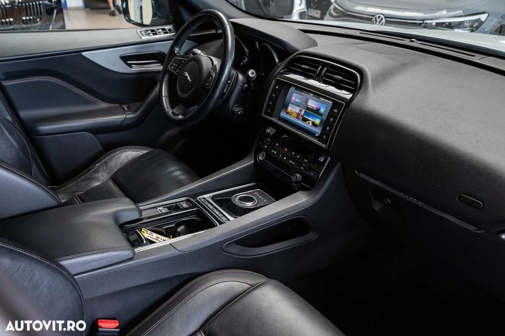 Jaguar F-Pace 20d AWD Aut. Prestige - 9