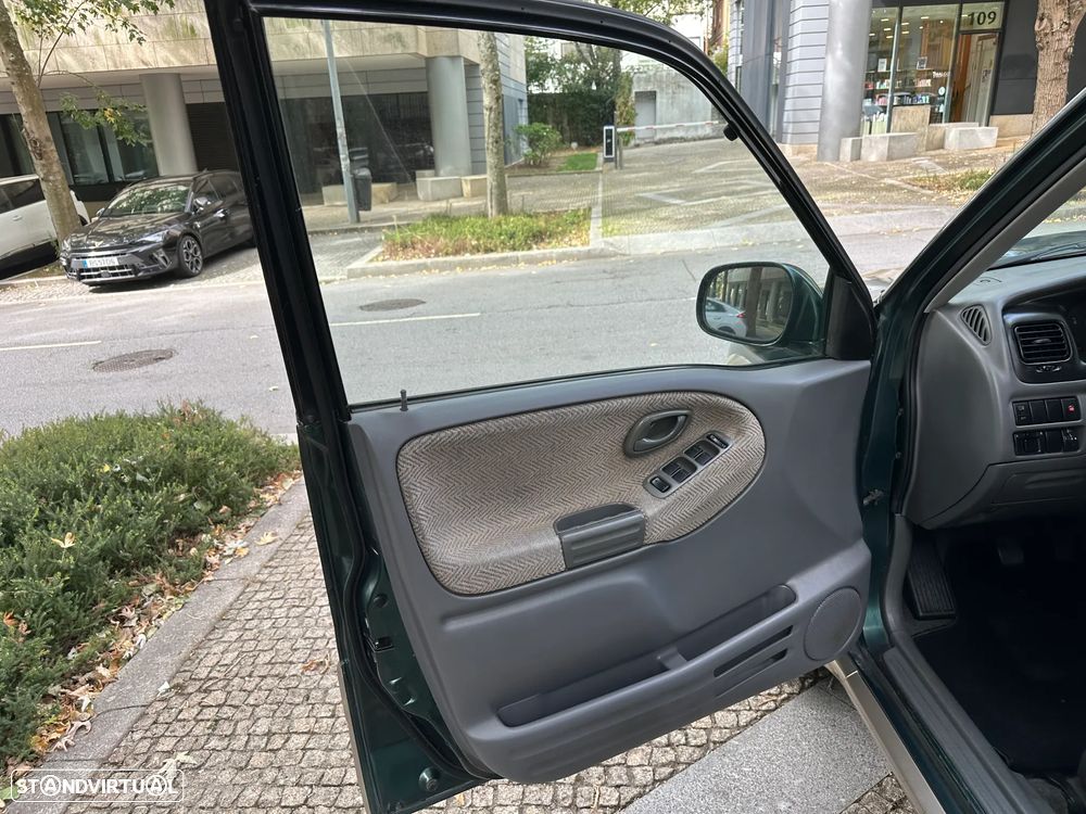 Suzuki Grand Vitara Metal Top 2.0 TDi - 12