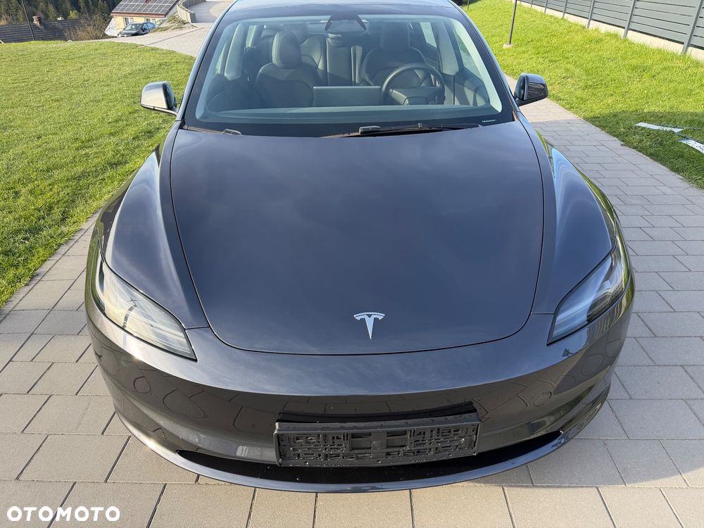 Tesla Model 3 - 8