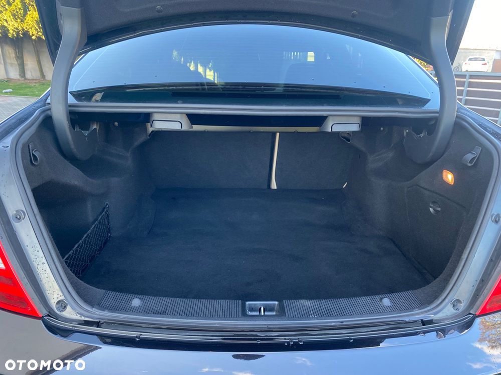 Mercedes-Benz Klasa C 180 CGI Automatik BlueEFFICIENCY Avantgarde - 21