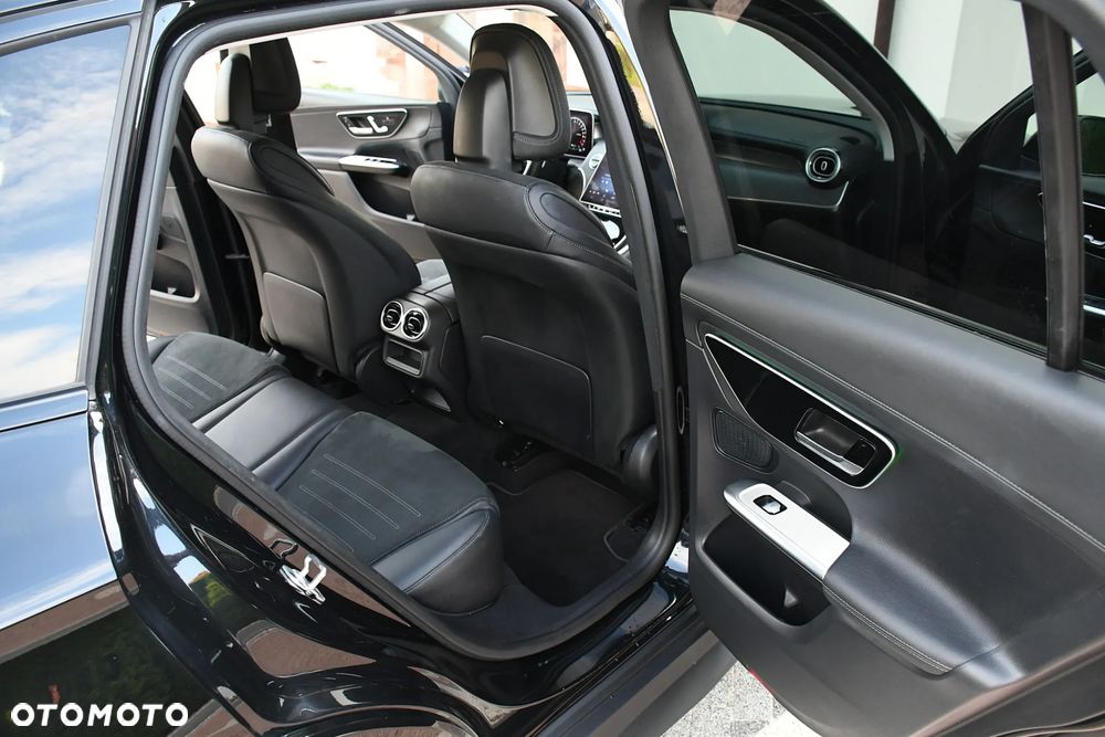 Mercedes-Benz GLC 300 e PHEV 4-Matic AMG Line - 23