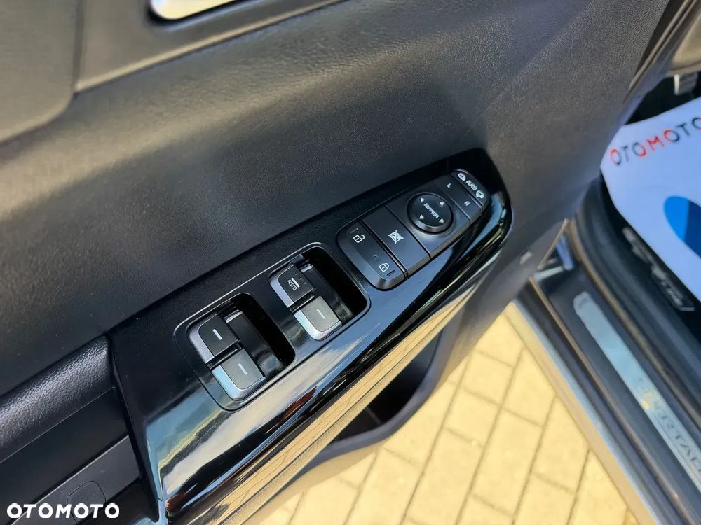 Kia Sportage 2,0 CRDI AWD GT Line - 19