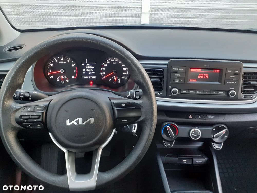 Kia Rio - 8