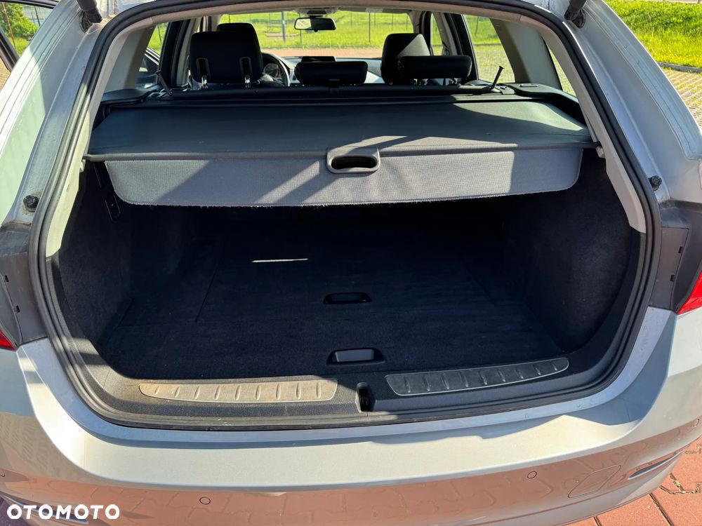 BMW Seria 3 320d Sport Line - 12