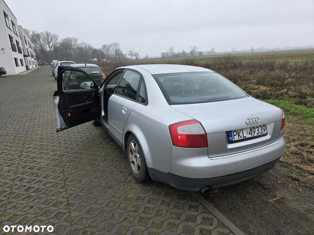 Audi A4 Avant - 4