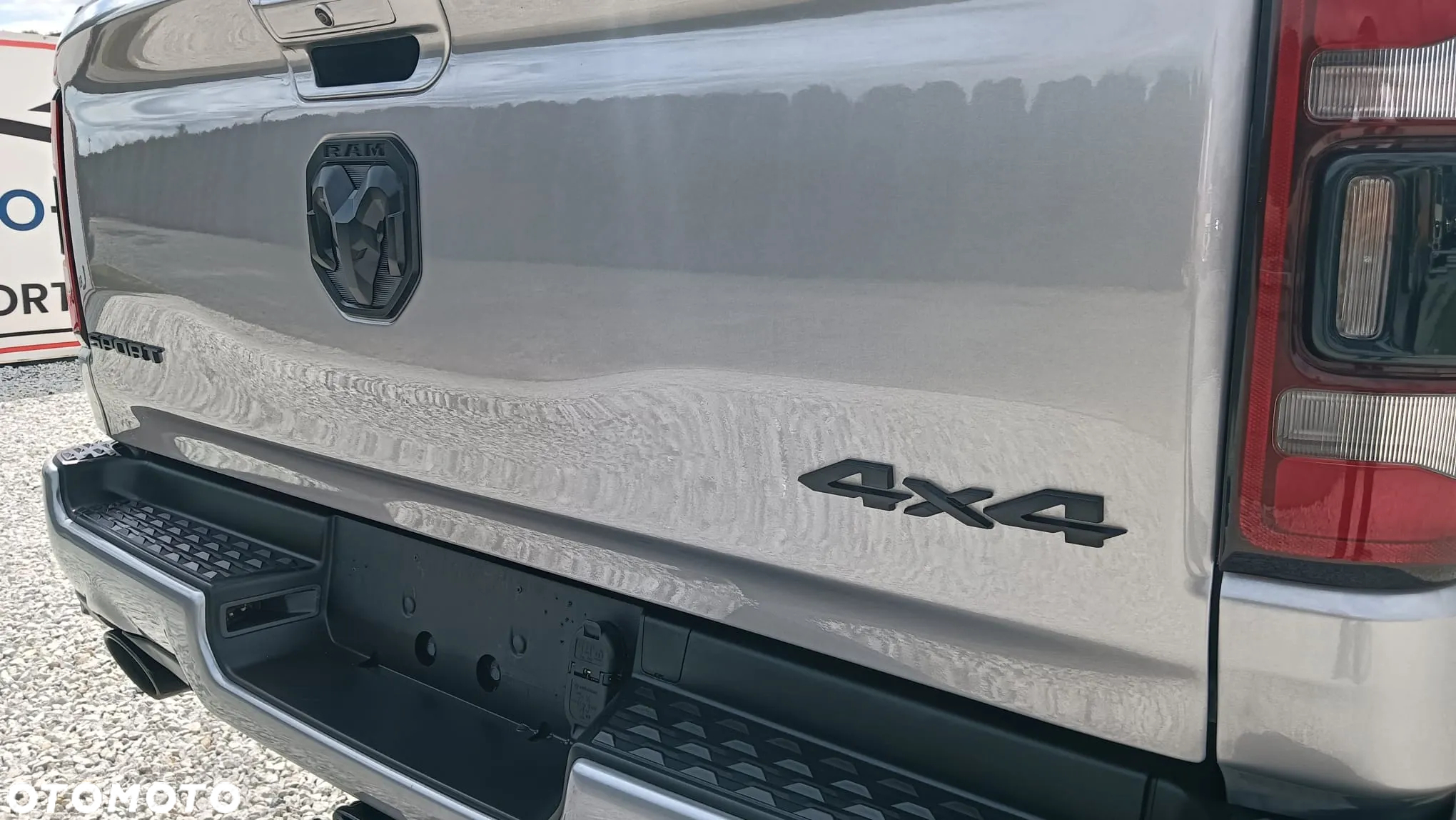 Dodge RAM 1500 5.7 4x4 - 23
