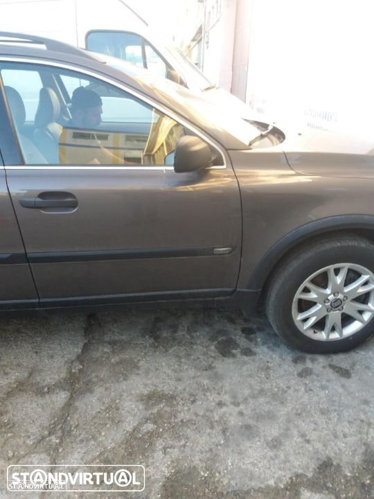 Volvo XC 90 D5 AWD de 2005 para peças - 6