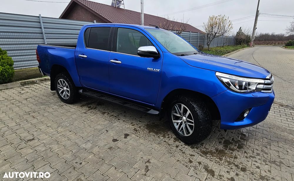 Toyota Hilux 4x4 Double Cab A/T cu Safety Sense Style - 3