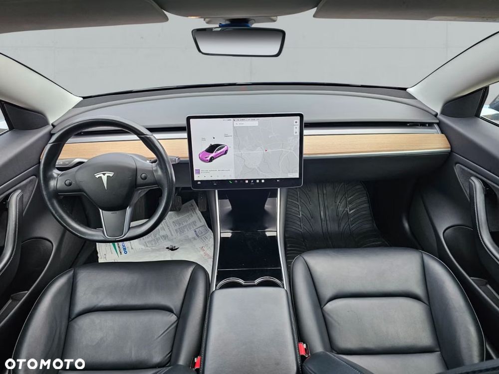 Tesla Model 3 - 9