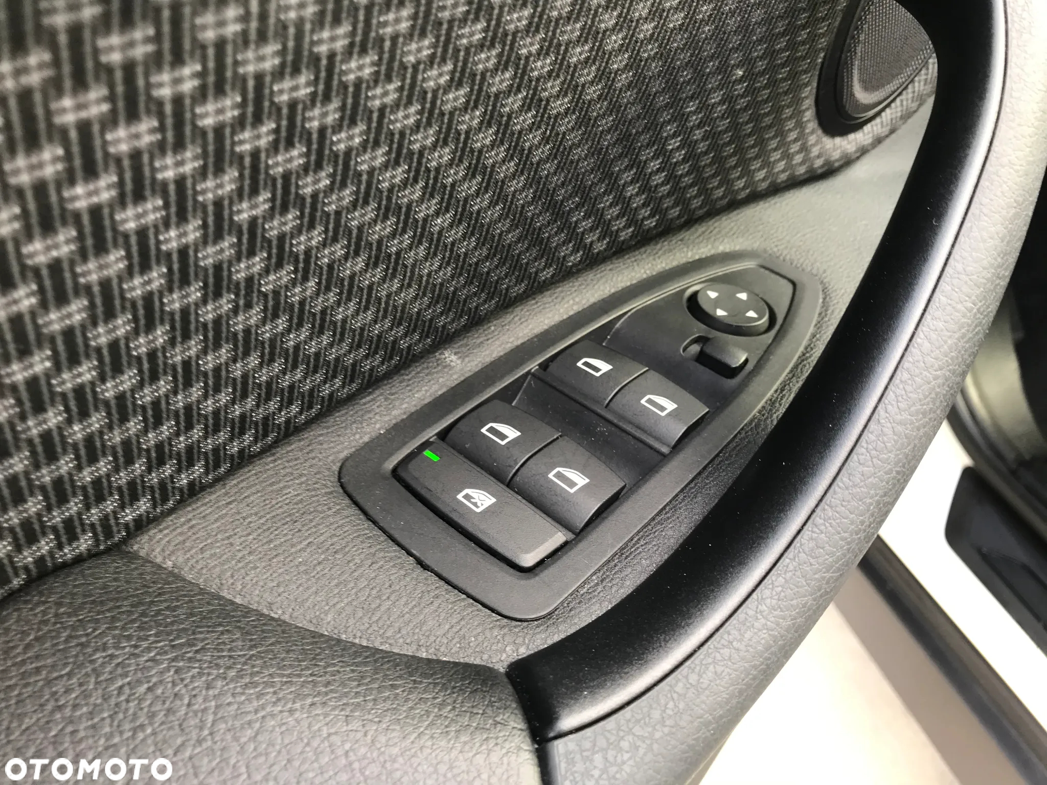 BMW X1 sDrive18i Business Edition - 28