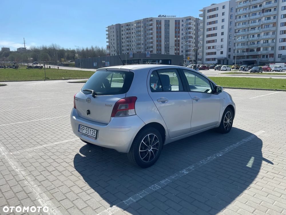 Toyota Yaris 1.33 Premium - 5