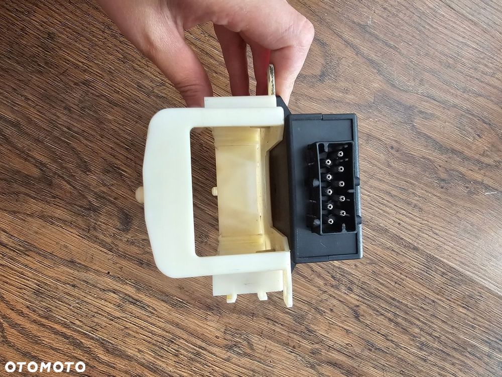 MODUŁ STEROWNIK LOCK-SENSOR BMW 8 E31 840 850 6135-1392410 - 2