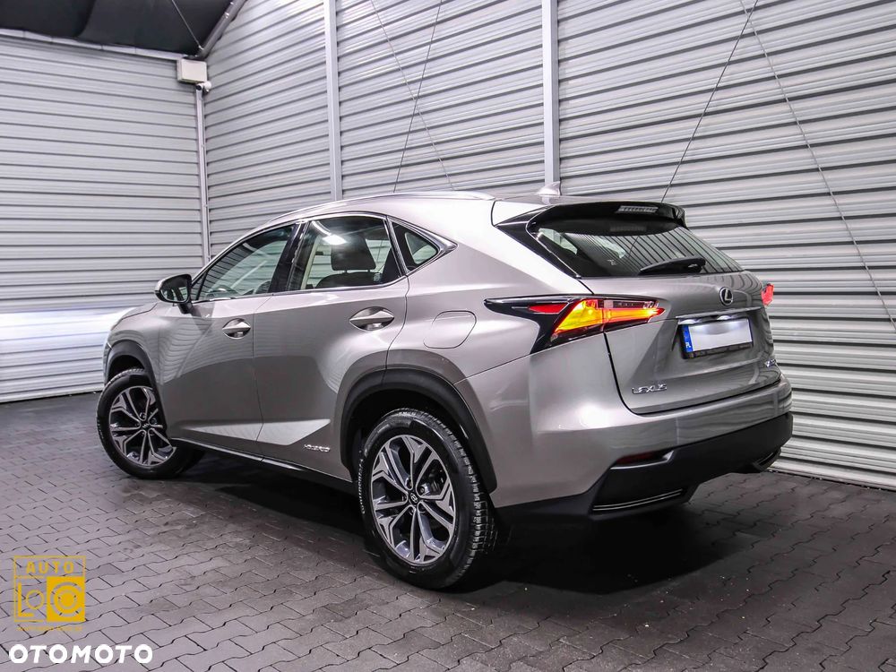 Lexus NX 300h Prestige AWD - 4