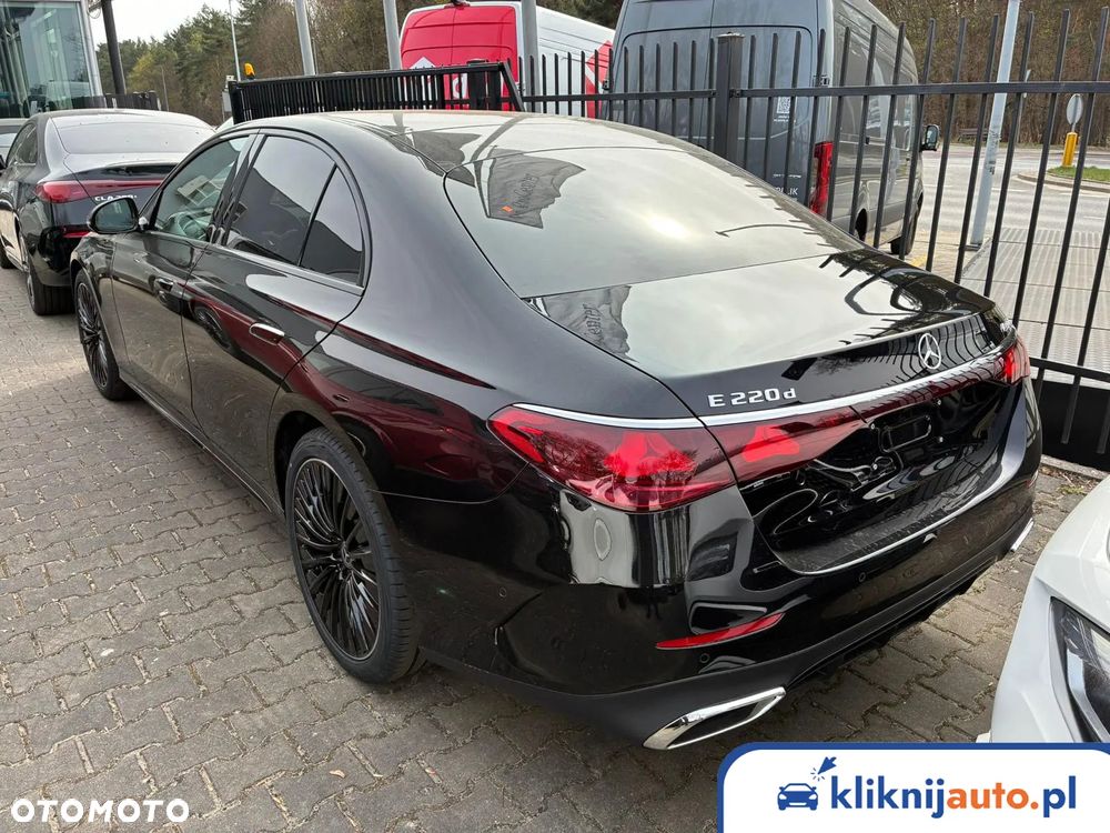 Mercedes-Benz Klasa E 220 d mHEV 4-Matic AMG 9G-Tronic - 3