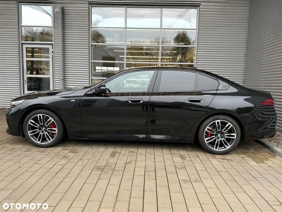 BMW Seria 5 520d xDrive mHEV M Sport - 3