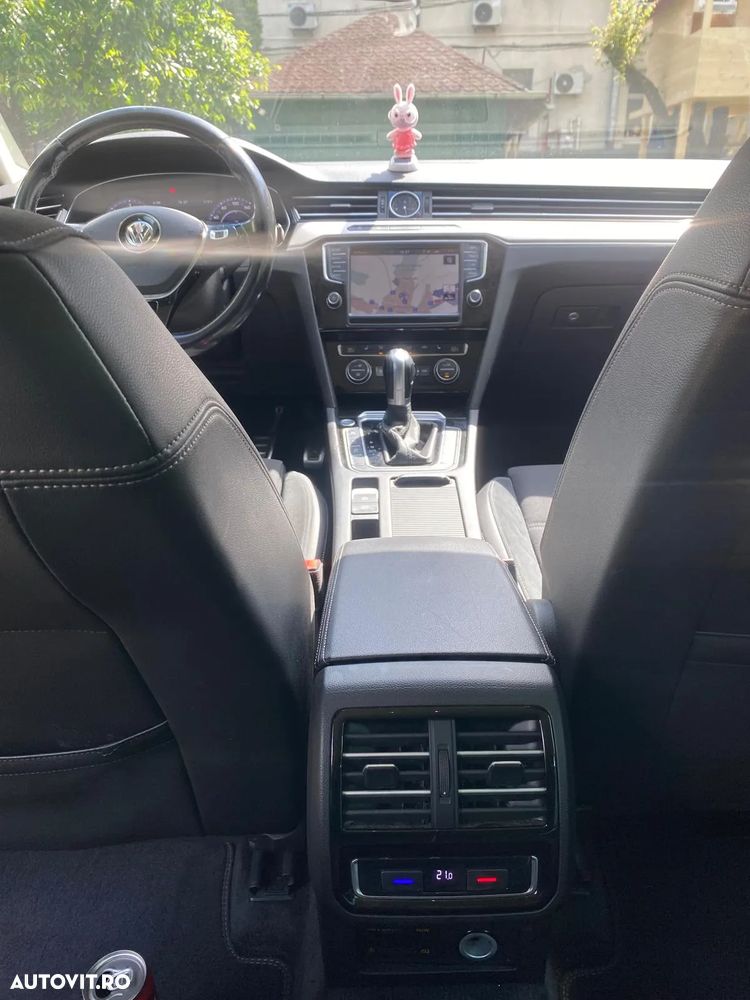 Volkswagen Passat Variant 2.0 TDI DSG 4Motion Highline - 16